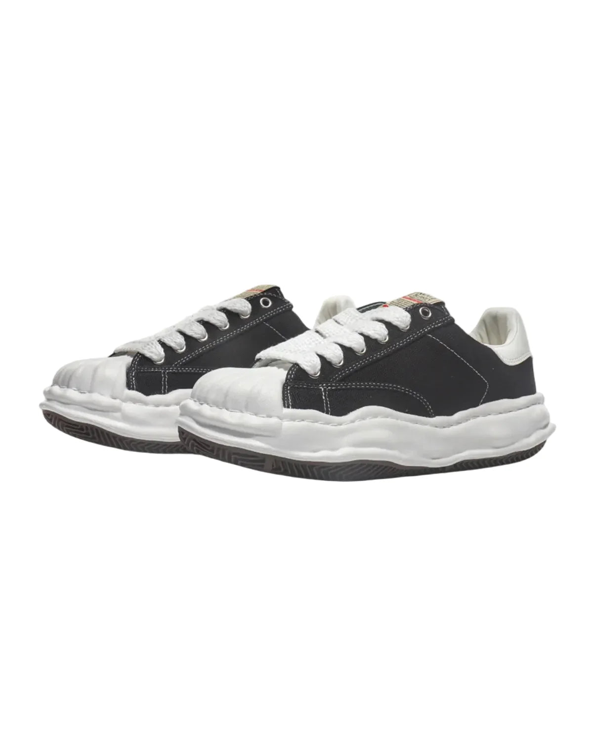 WAVE SOLE CANVAS SNEAKER